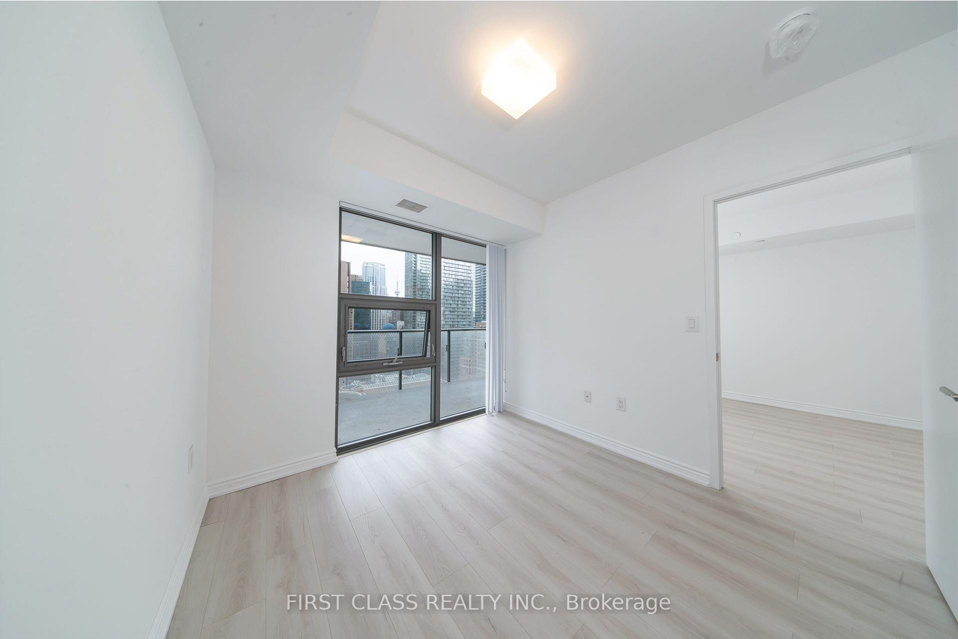 2 Bedrooms Condo at 11 Wellesley,  Toronto For sale