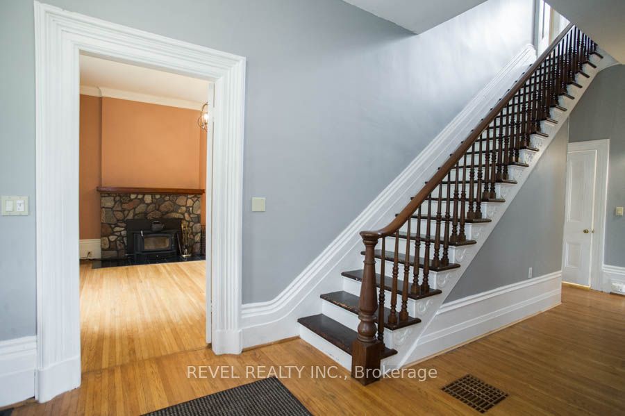 40 Oakhill Drive