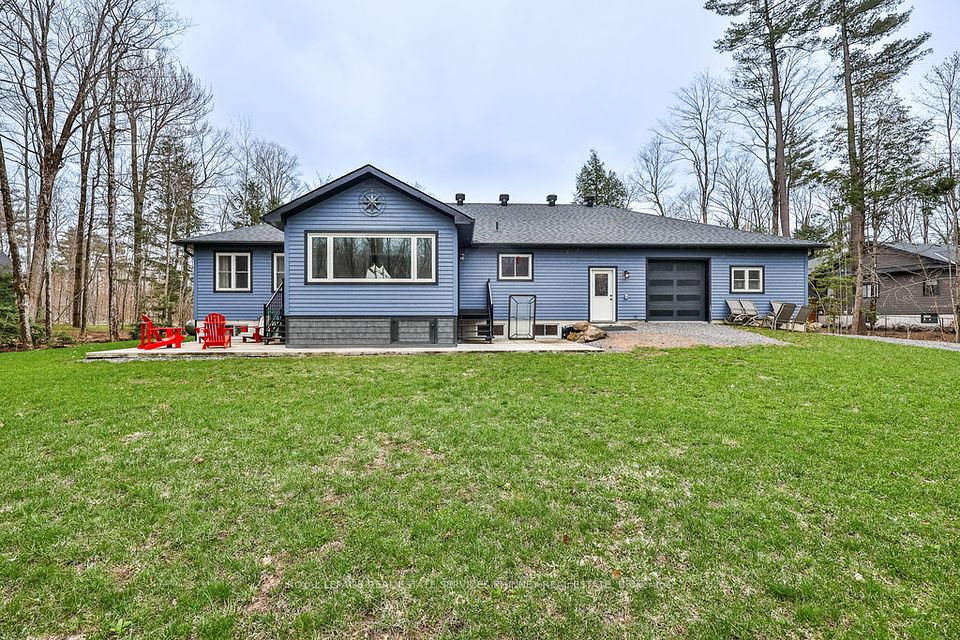 1068 Xavier Street, Gravenhurst, ON P0E 1G0