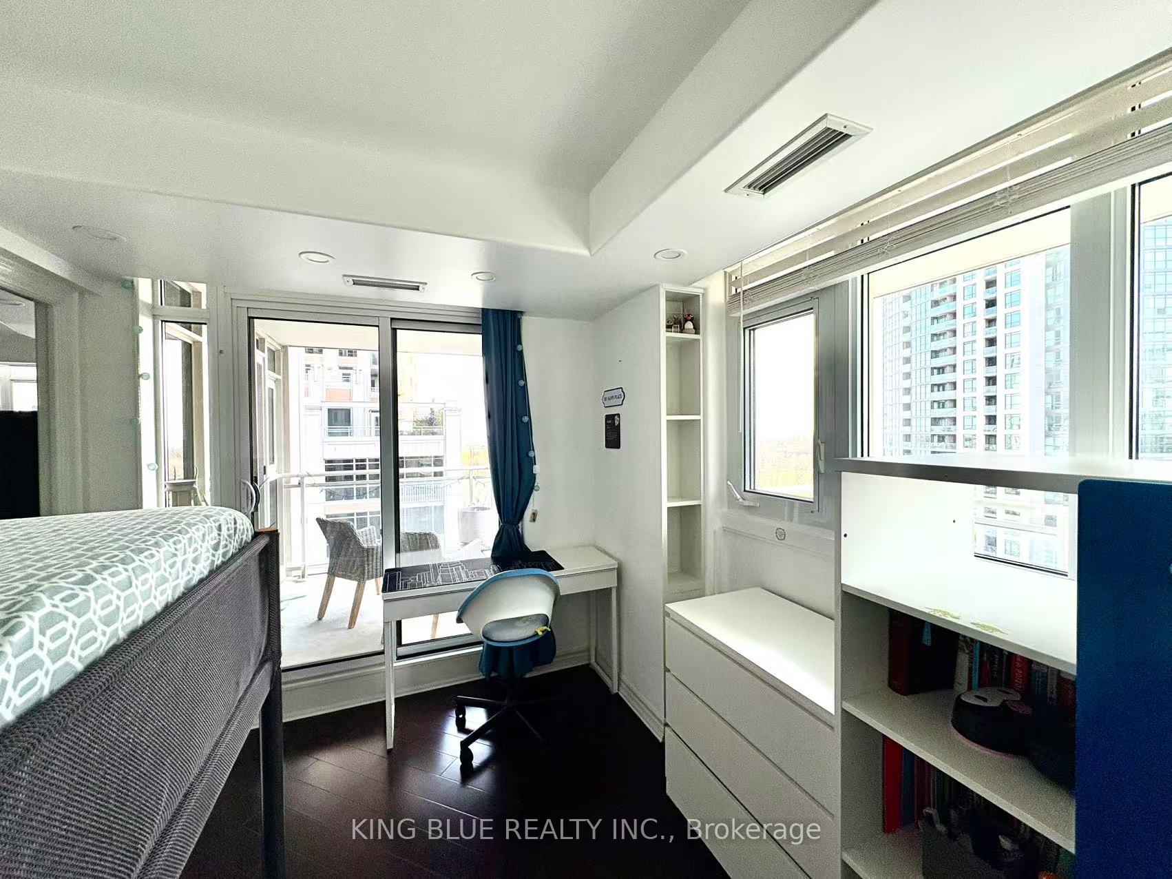3 Bedrooms Condo at 35 Bastion,  Toronto For sale