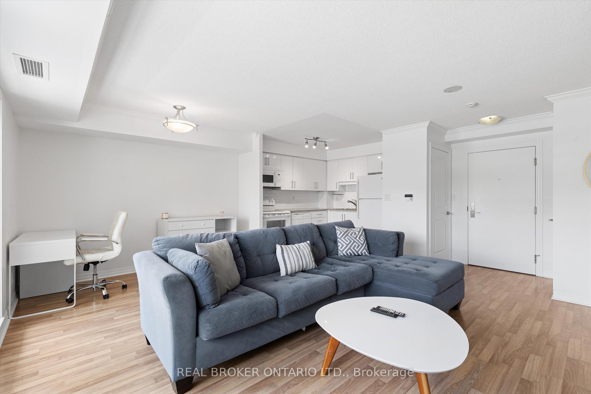 1 Bedroom Condo at 2035 Sheppard, Toronto For sale
