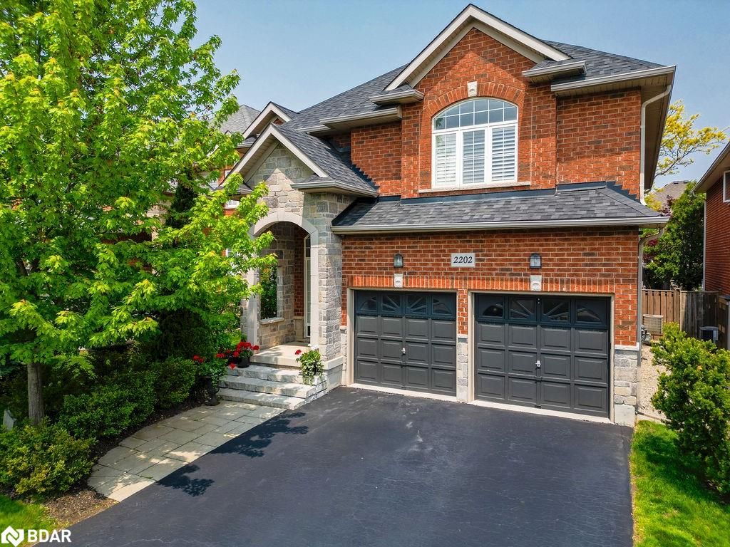 2202 BROOKHAVEN Crescent Oakville Ontario L6M 5B8