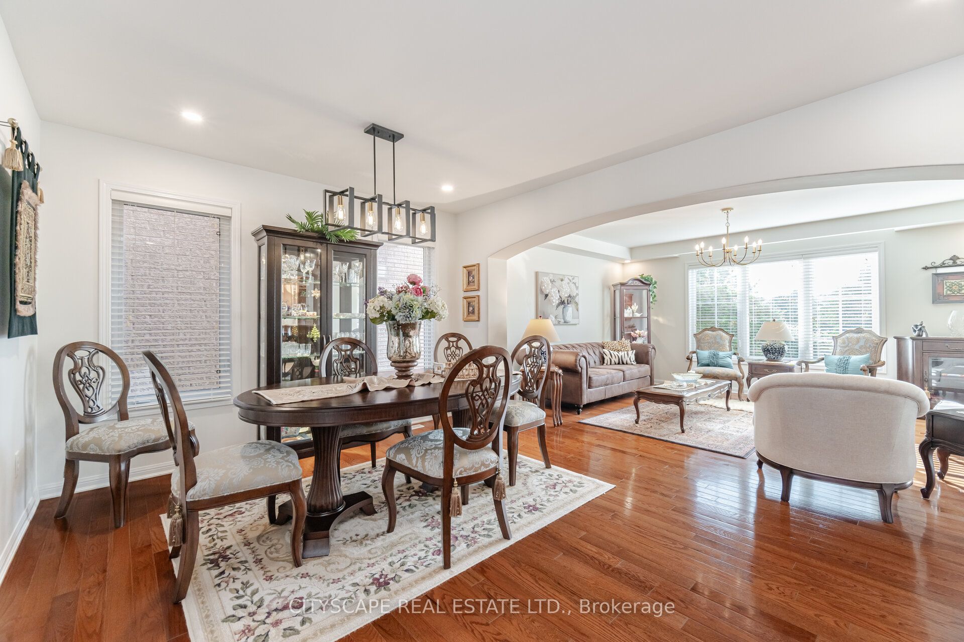 657 Symons Cross