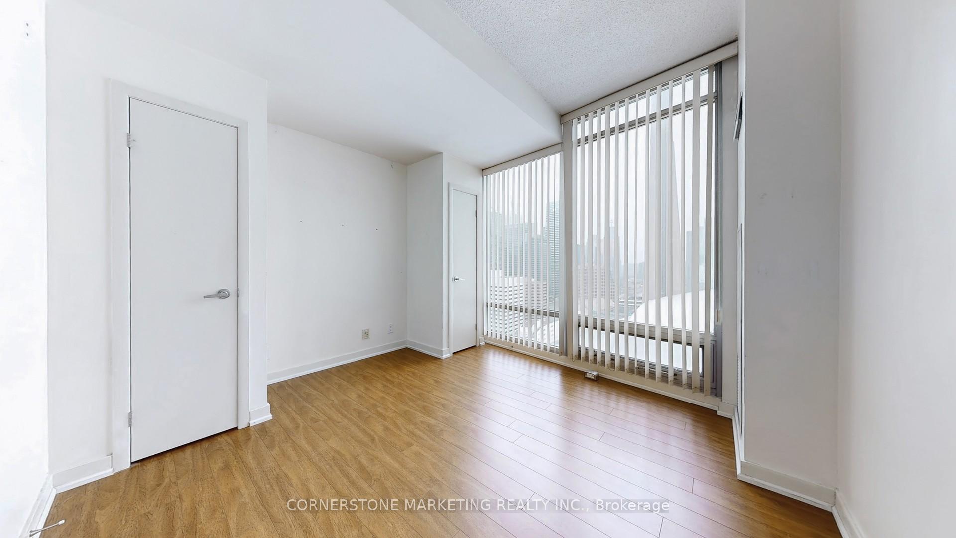 3 Bedrooms Condo at 81 Navy Wharf, Toronto For sale