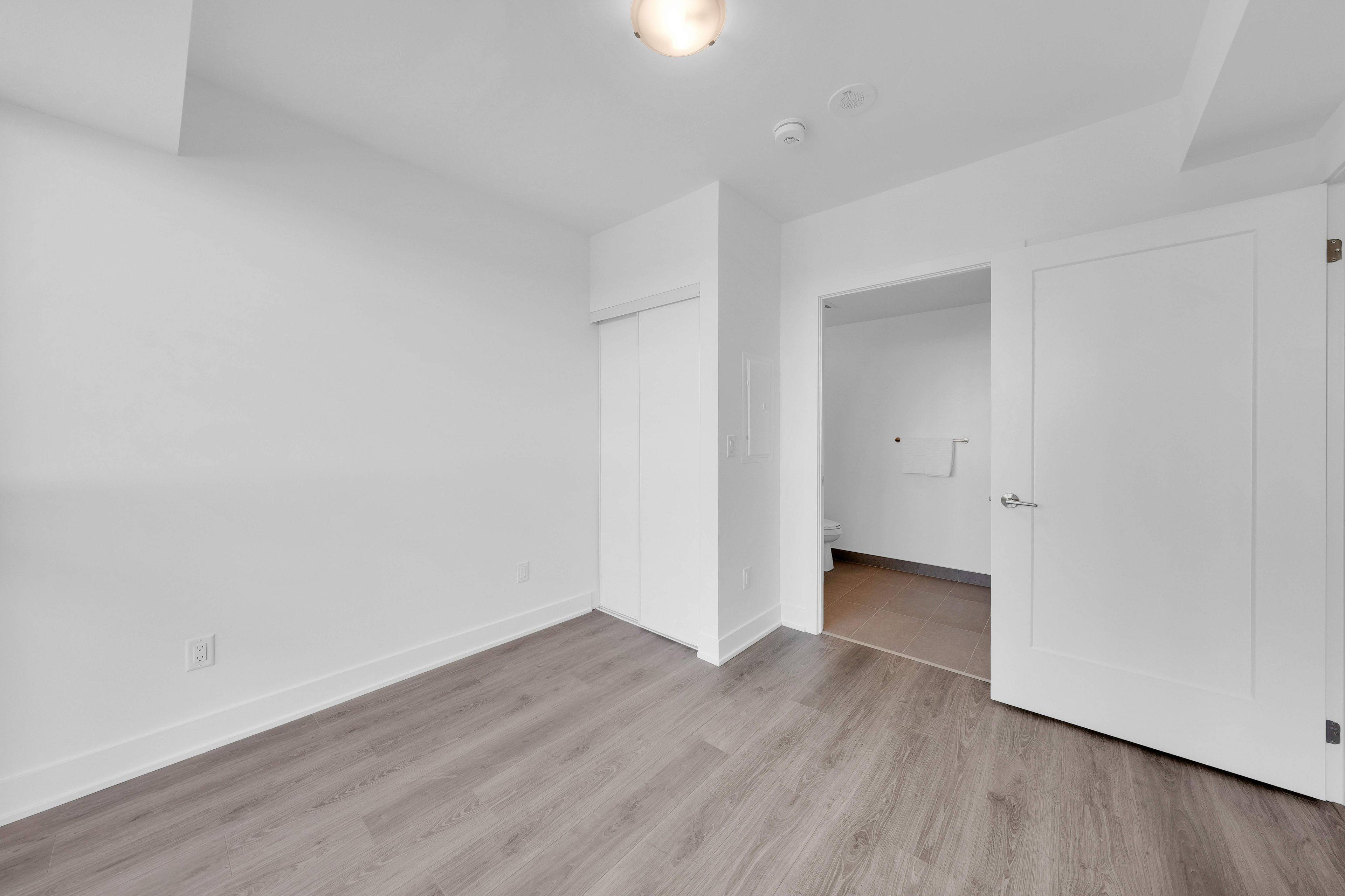 2545 Simcoe Street N 1511