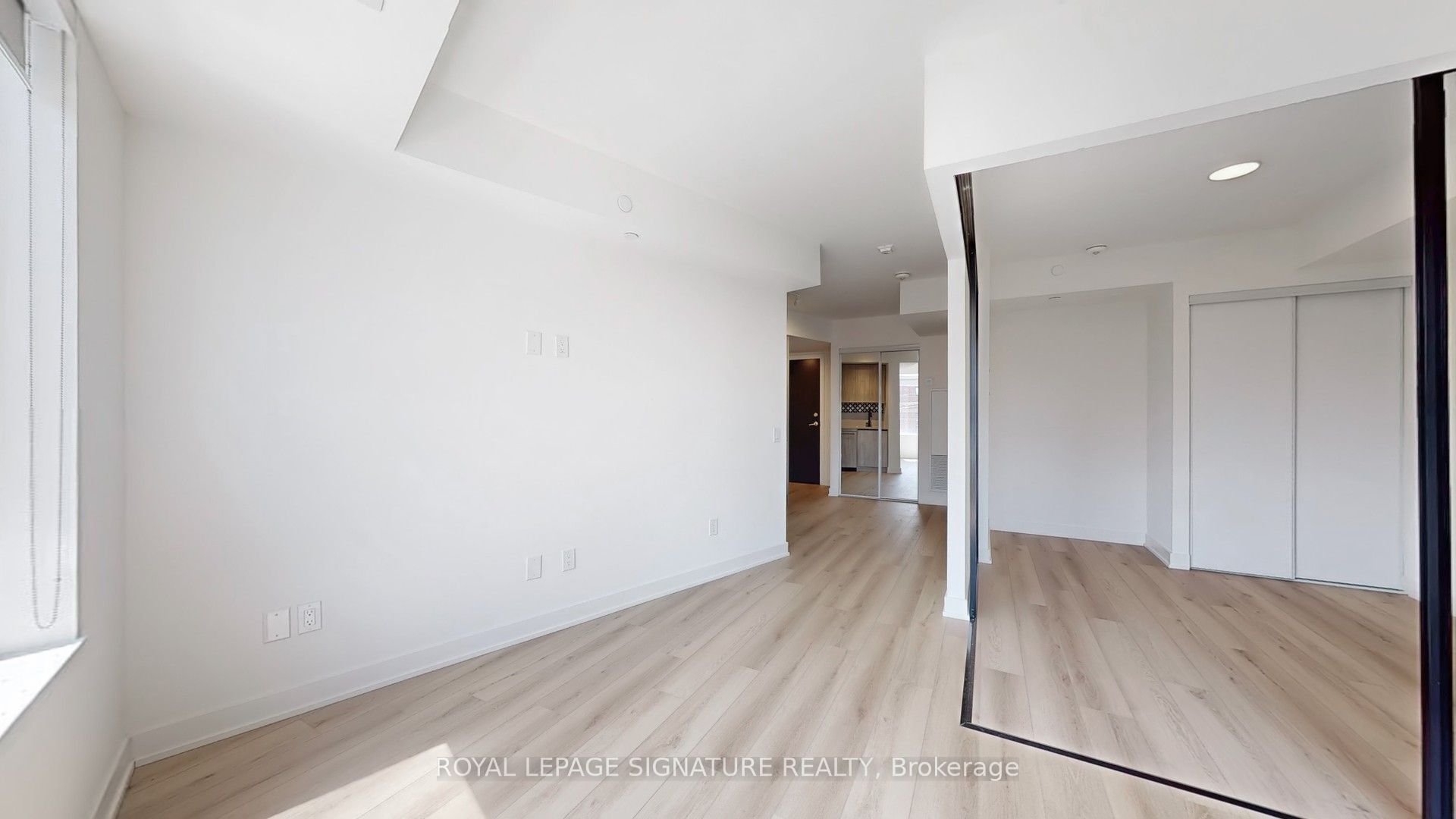 1200 Dundas Street W, #203