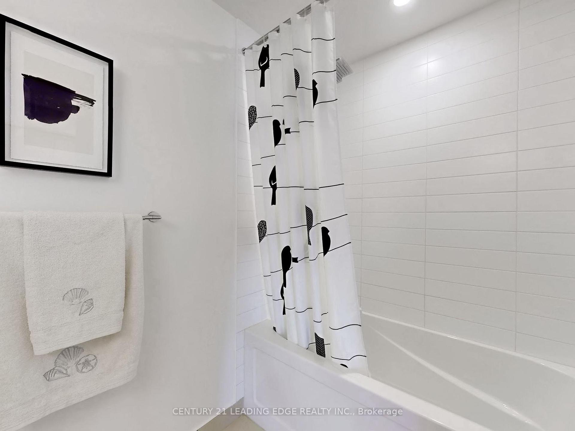 3 Bedrooms Condo at 501 Yonge, Toronto For sale