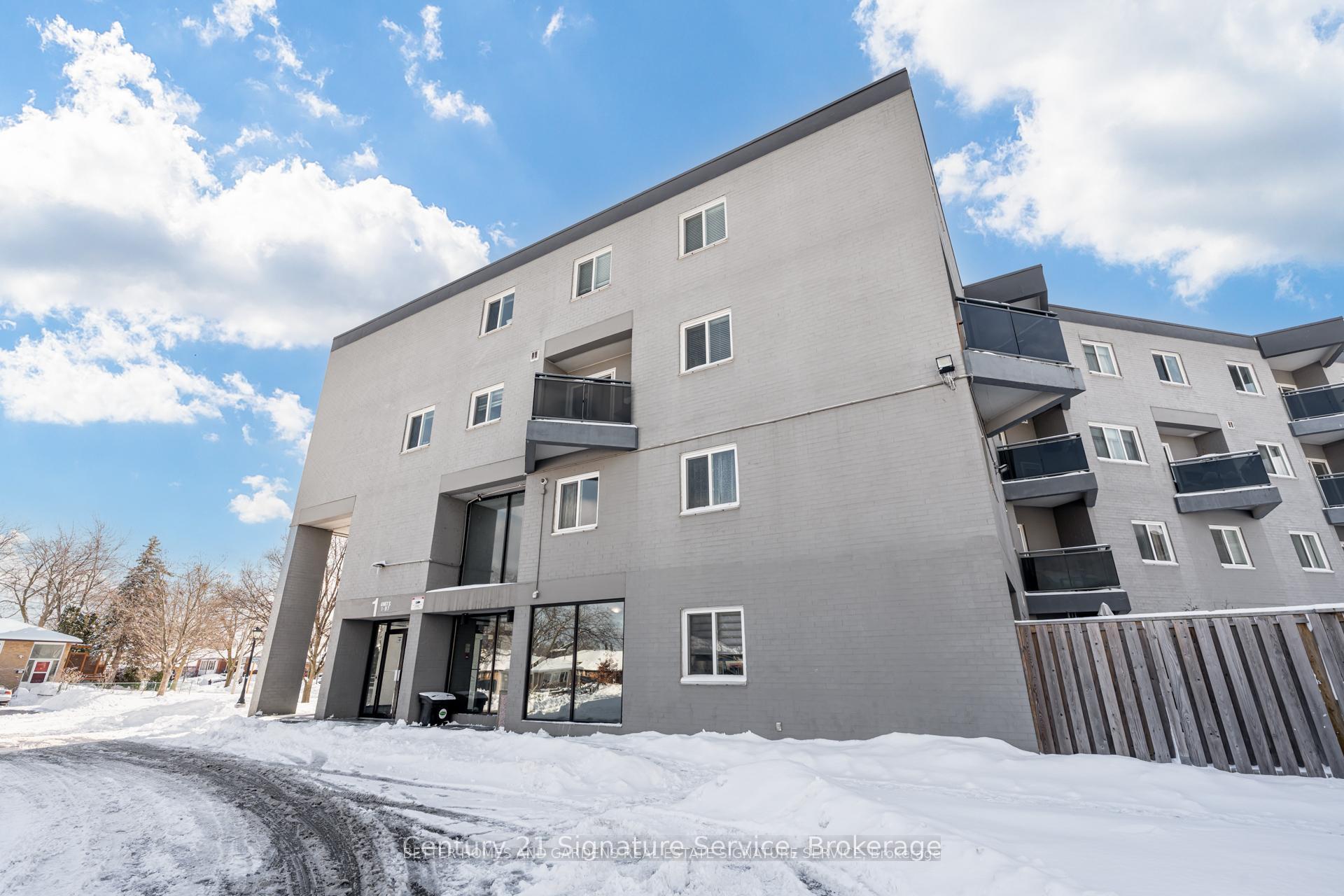 2 Bedrooms Condo at 2001 Bonnymede, Mississauga For sale