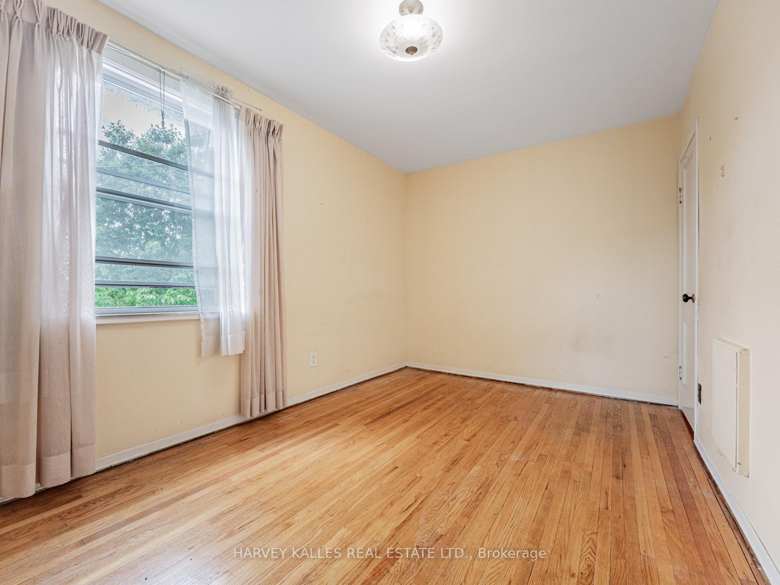 71 Mortimer Avenue