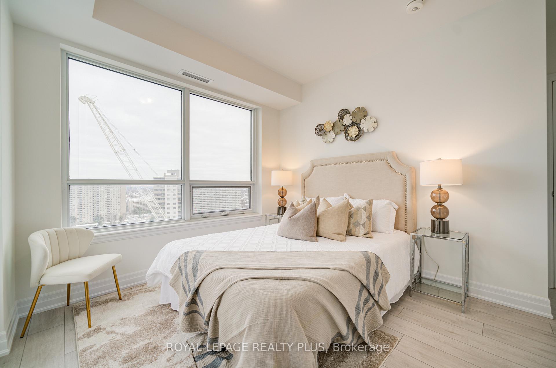 2 Bedrooms Condo at 30 Elm, Mississauga For sale