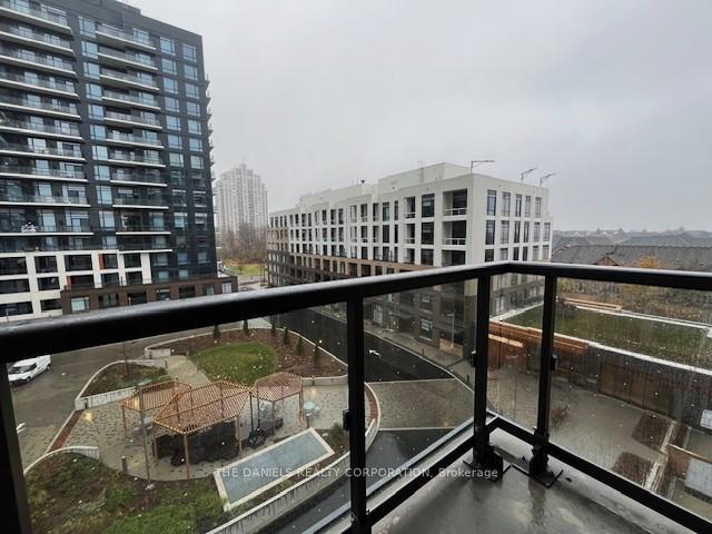 2 Bedrooms Condo at 8 Beverley Glen,  Vaughan For sale