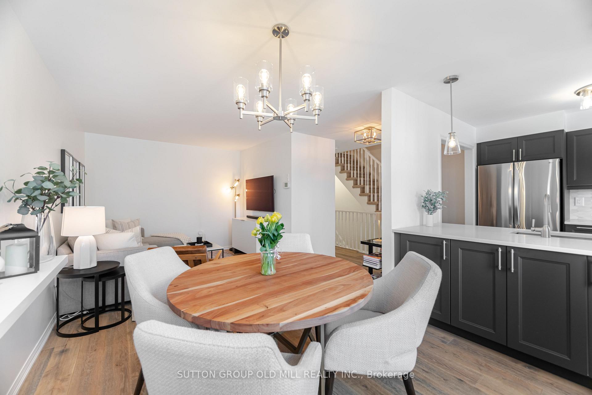 2 Bedrooms Condo at 3050 Rotary,  Burlington For sale