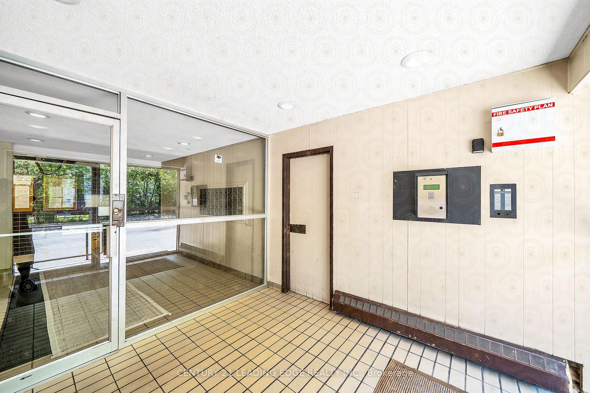 3 Bedrooms Condo at 1690 Victoria Park, Toronto For sale