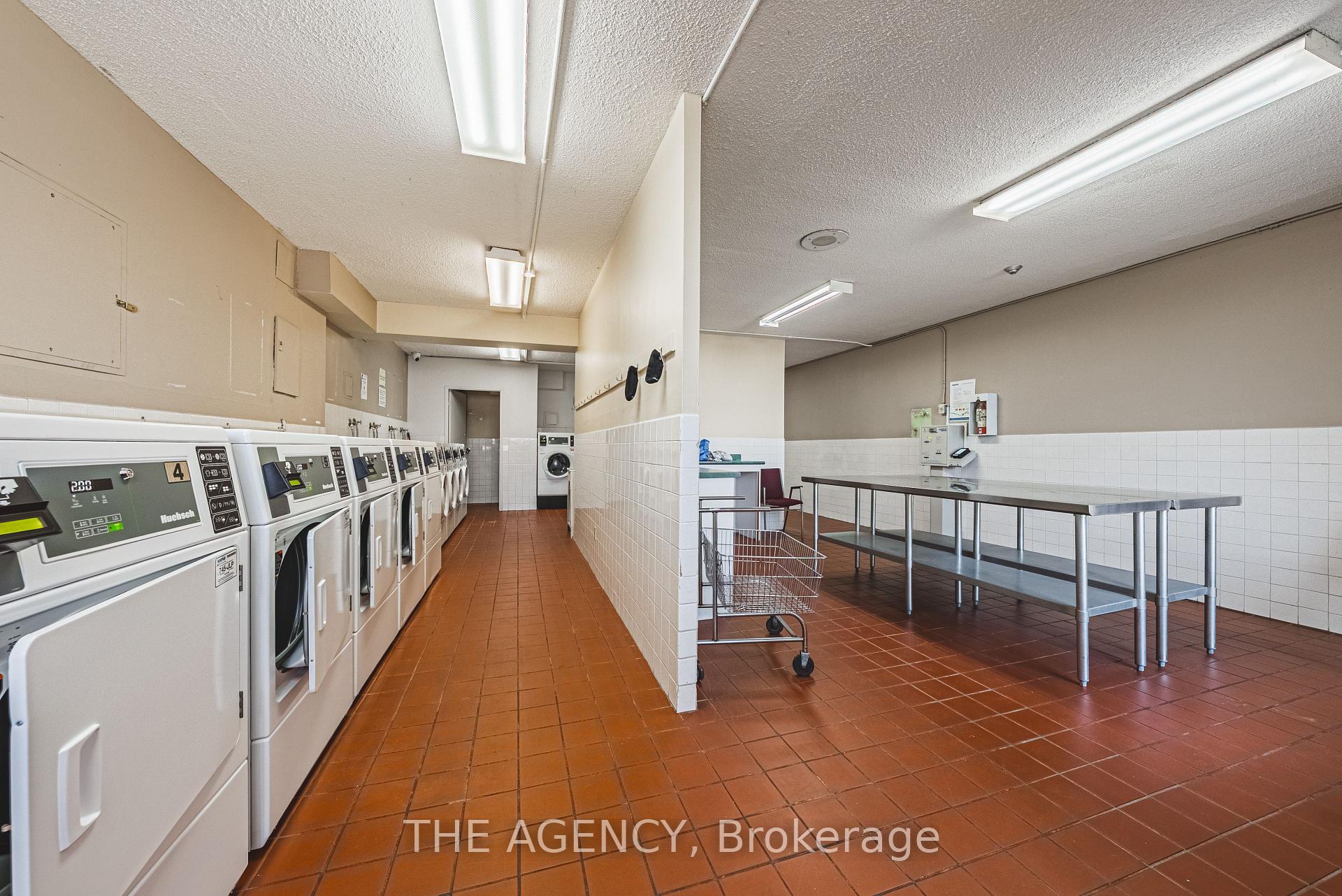 1 Bedroom Condo at 975 Warwick, Burlington For sale
