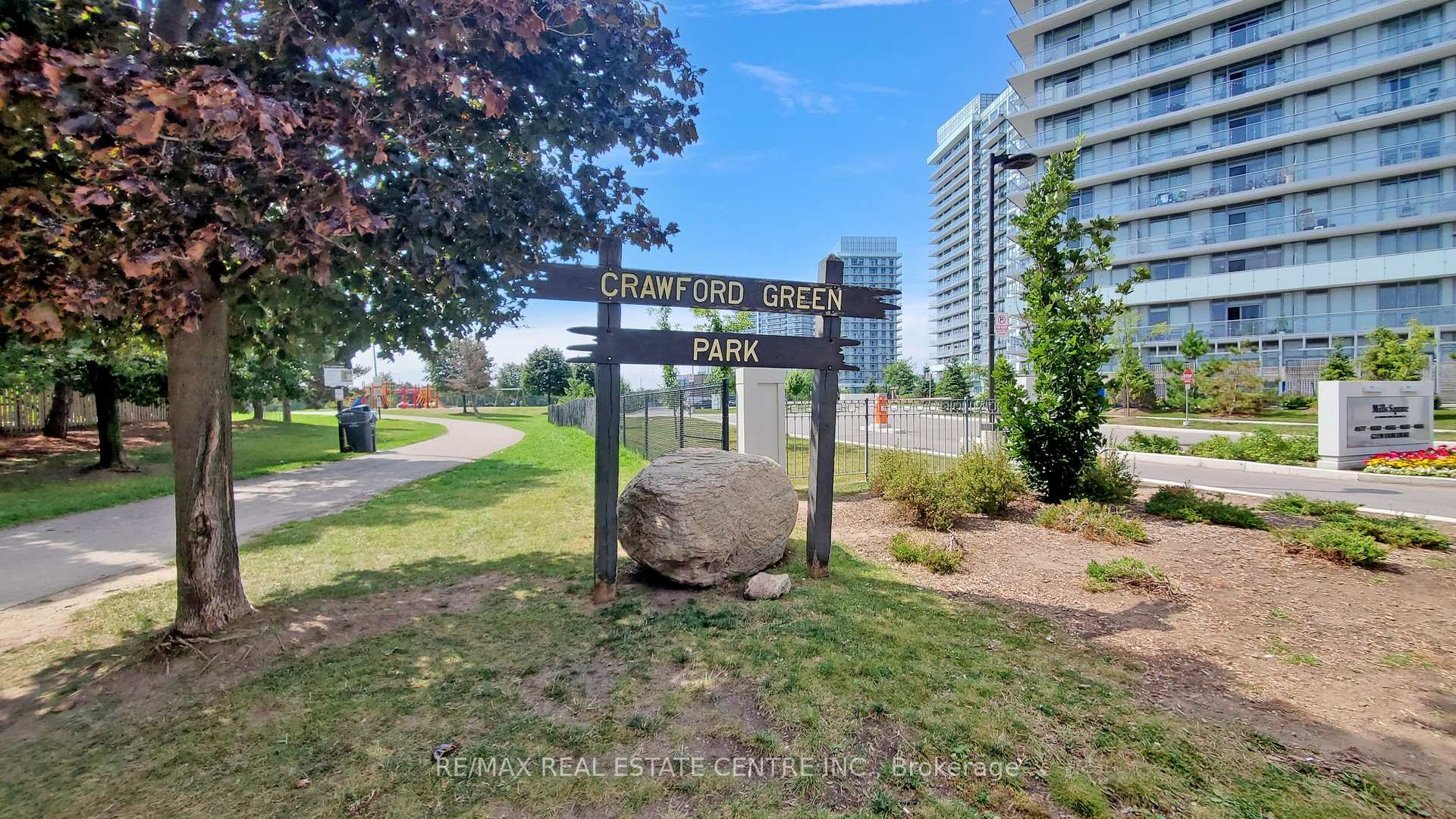3 Bedrooms Condo at 4655 Metcalfe,  Mississauga For sale