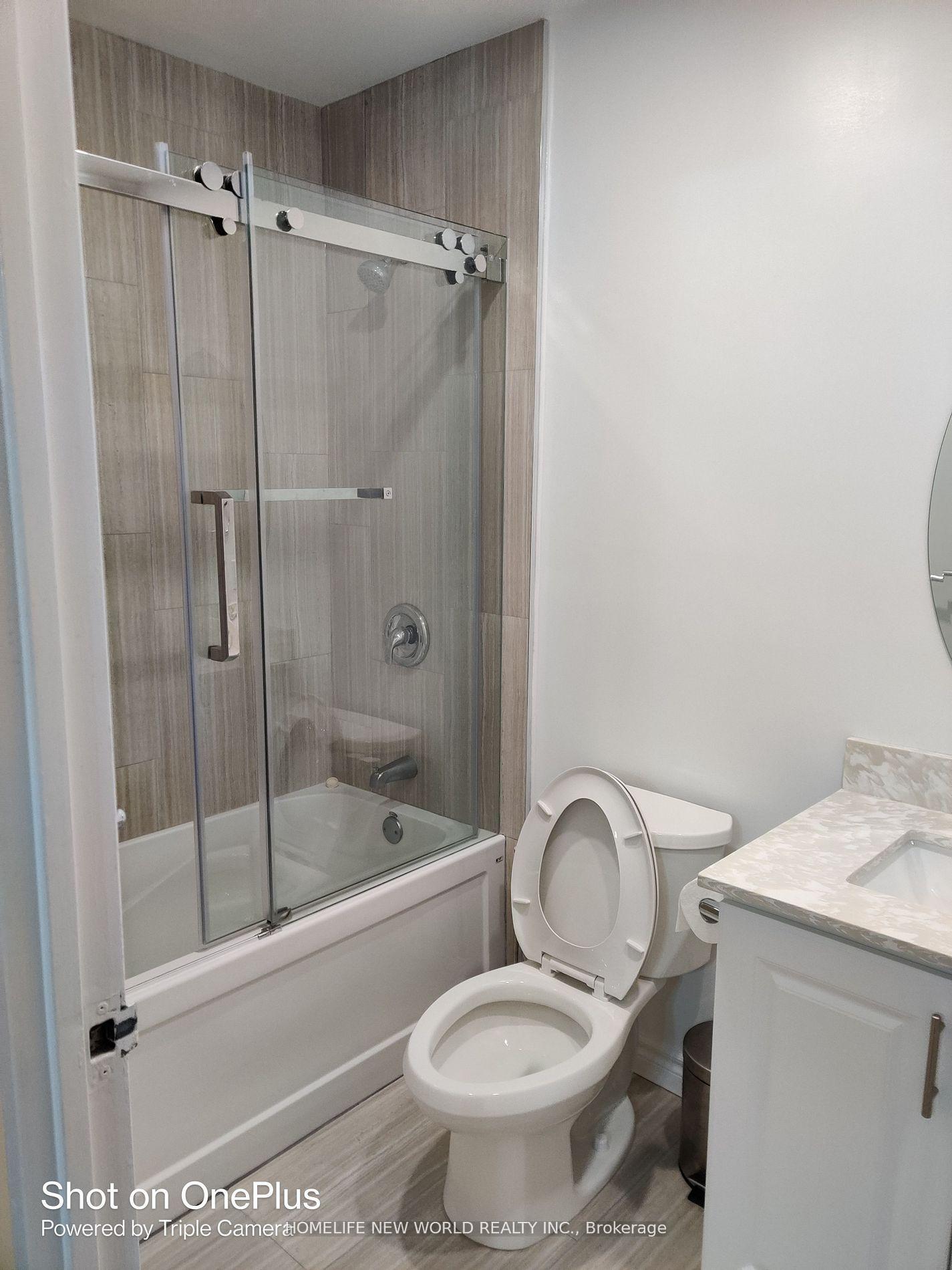 3 Bedrooms Condo at 519 Dundas, Toronto For sale