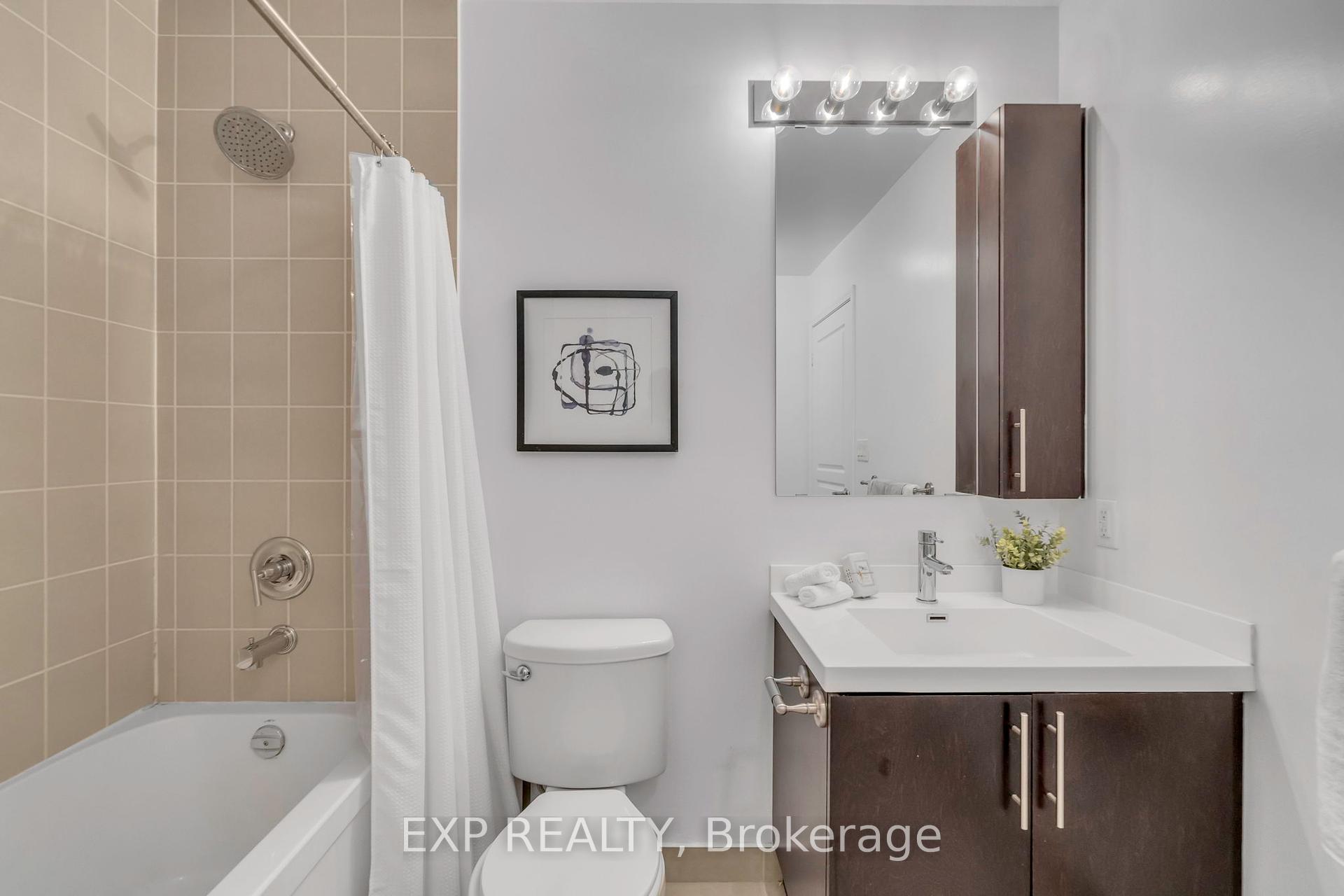 1 Bedroom Condo at 352 Front, Toronto For sale