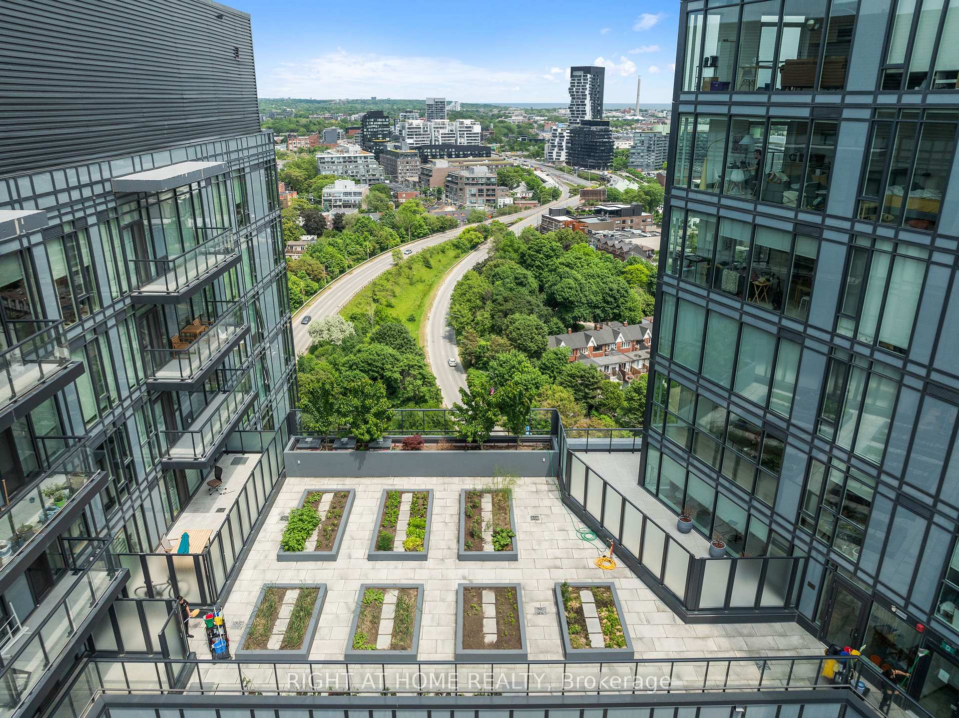 2 Bedrooms Condo at 50 Power, Toronto For sale