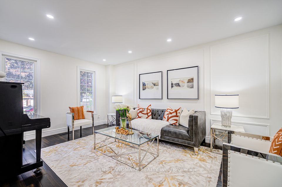 78 Doris Crescent, Newmarket, ON L3Y 7V4