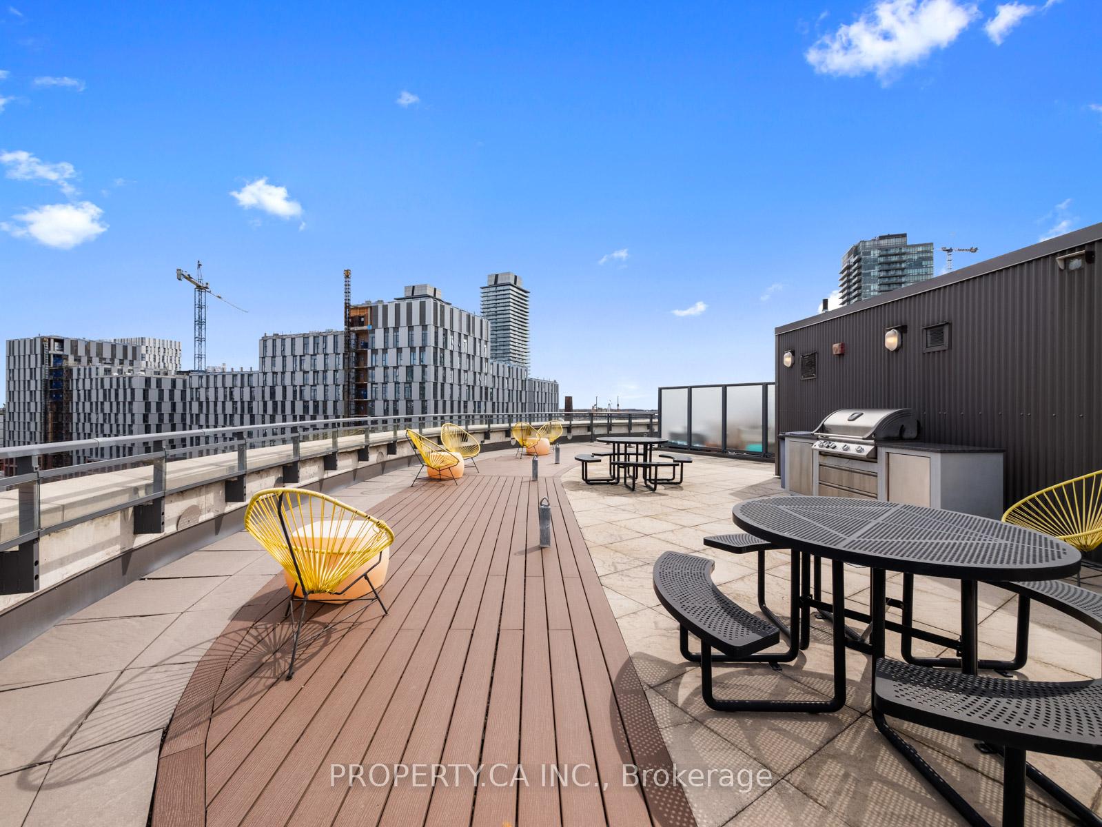 2 Bedrooms Condo at 90 Trinity,  Toronto For sale
