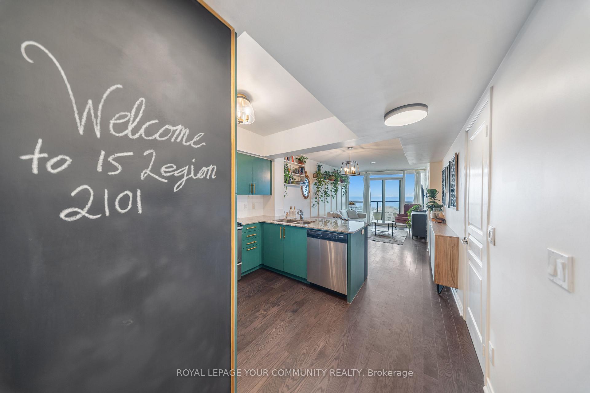2 Bedrooms Condo at 15 Legion, Toronto For sale