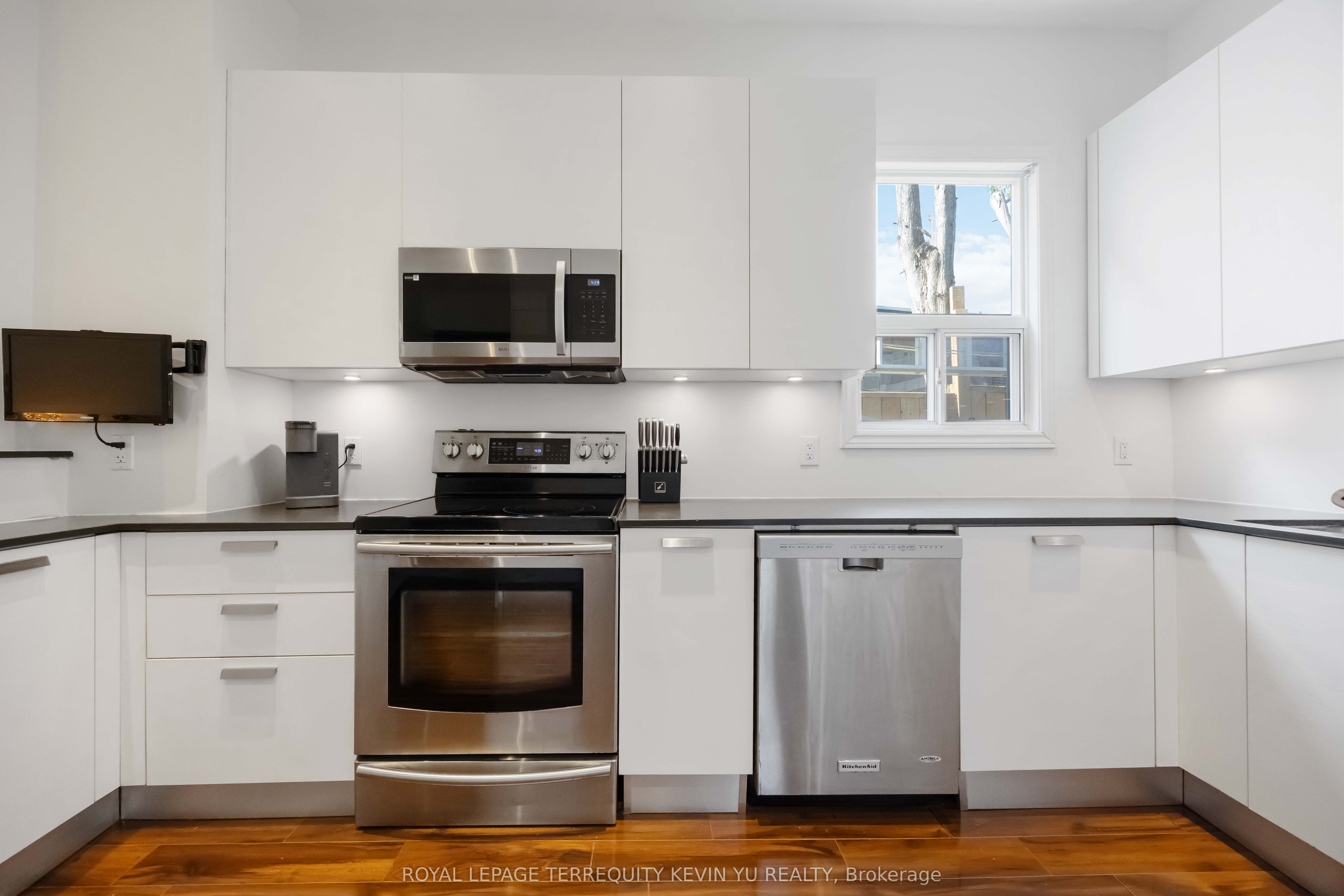 23 Edwin Avenue