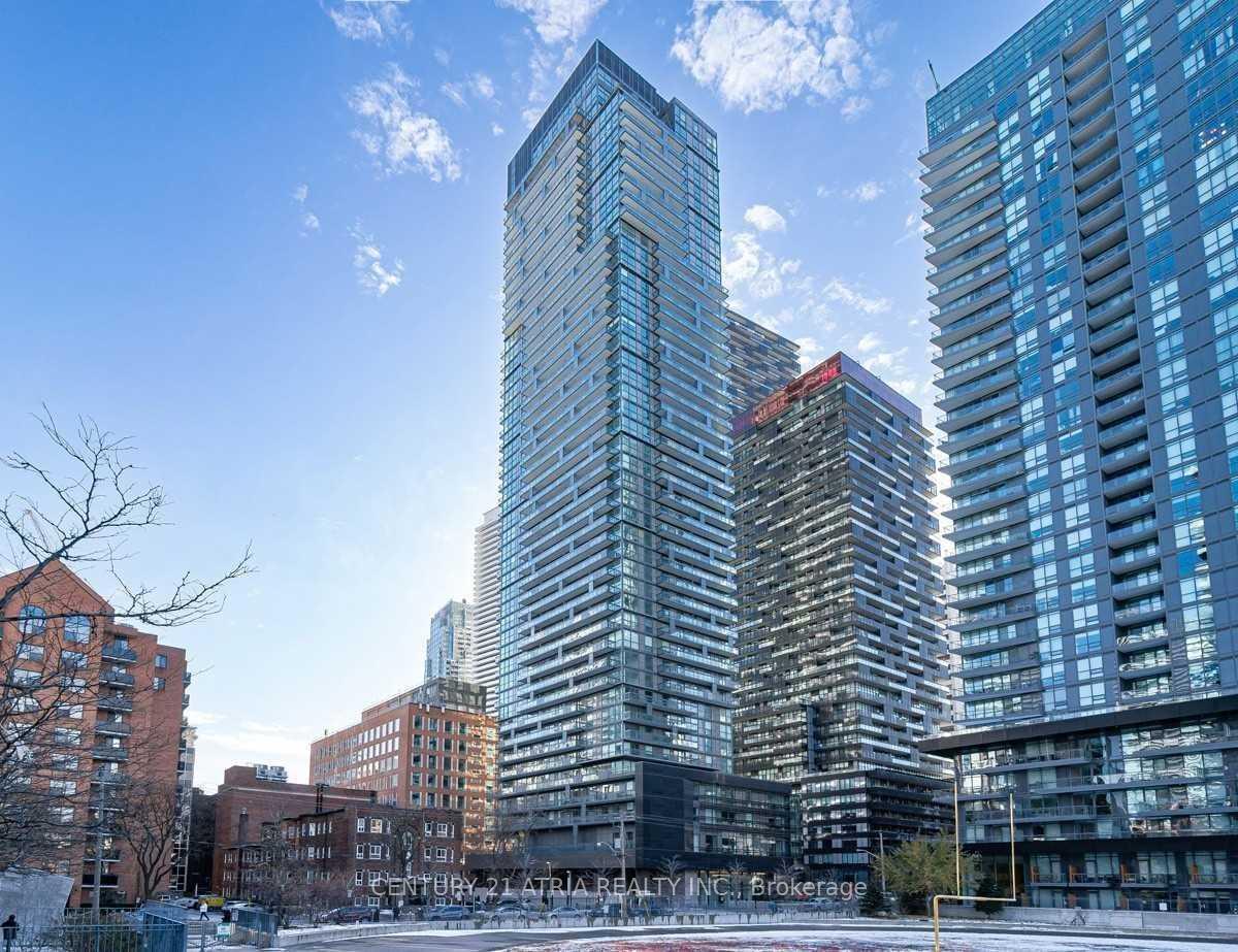 2 Bedrooms Condo at 39 ROEHAMPTON, Toronto For sale