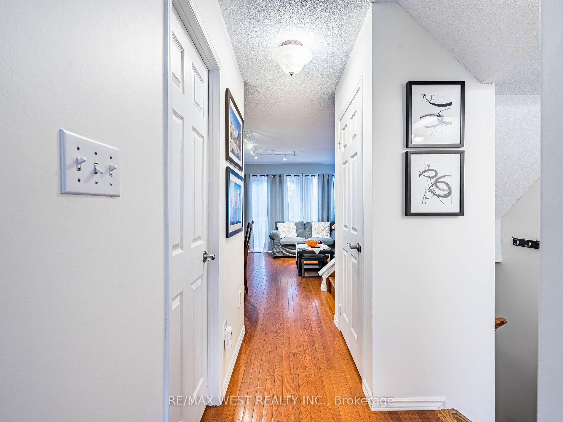 4 Bedrooms Condo at 1168 Arena, Mississauga For sale