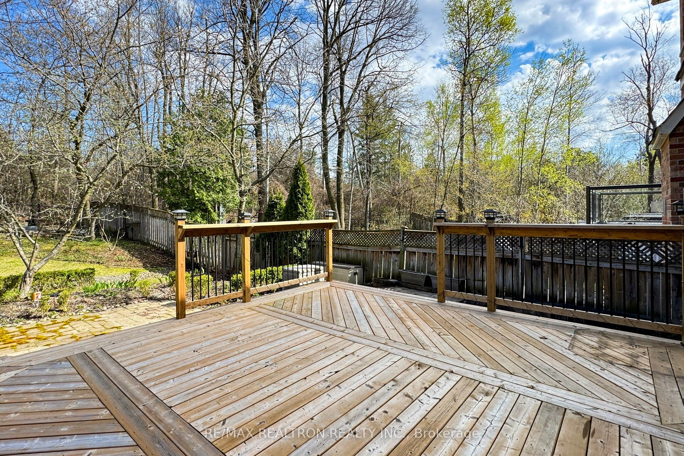83 Gamble Glen Crescent