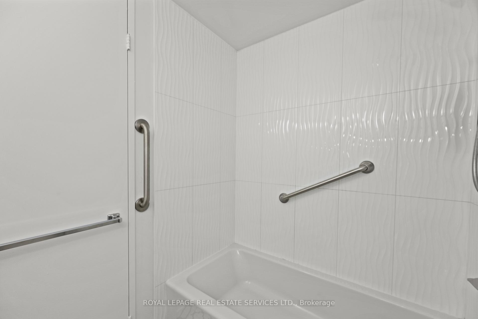 2 Bedrooms Condo at 2185 Marine,  Oakville For sale