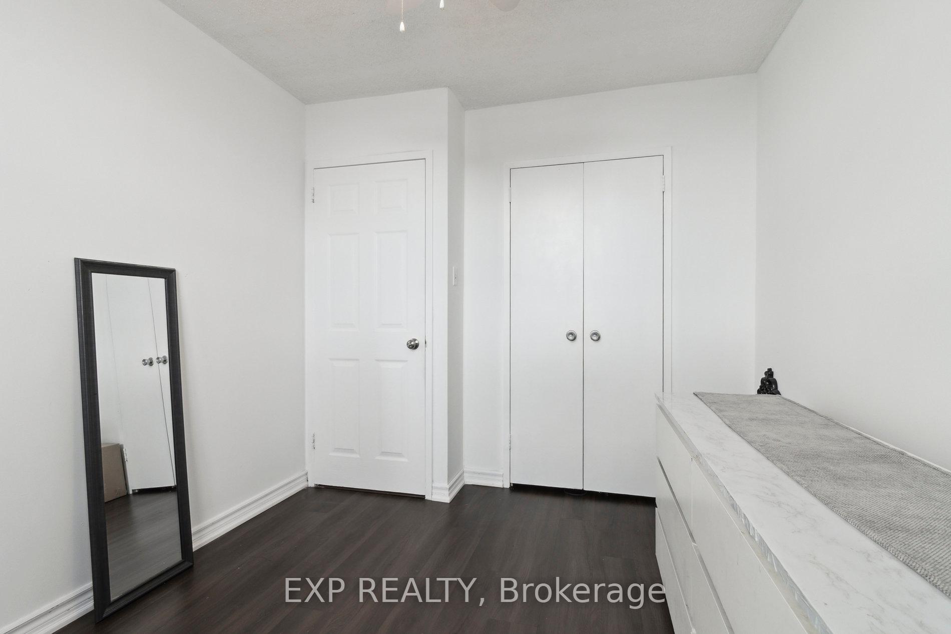 3 Bedrooms Condo at 5 Parkway Forest, Toronto For sale