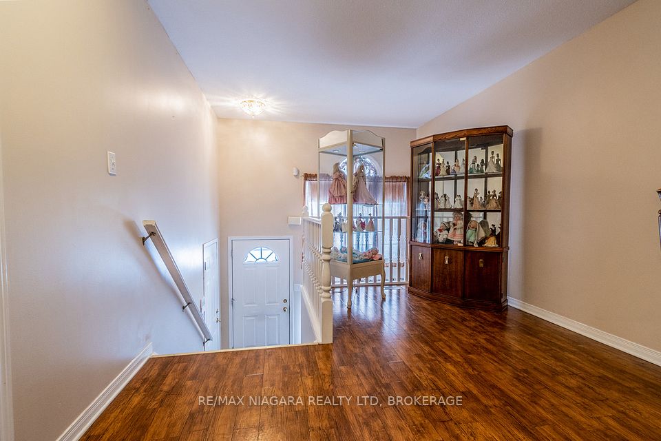 14 JENNIFER Crescent, St. Catharines, ON L2M 7Y9