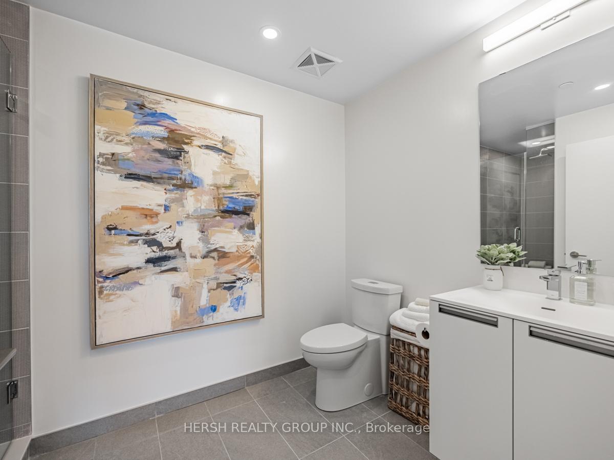 2 Bedrooms Condo at 160 Kingsway,  Toronto For sale