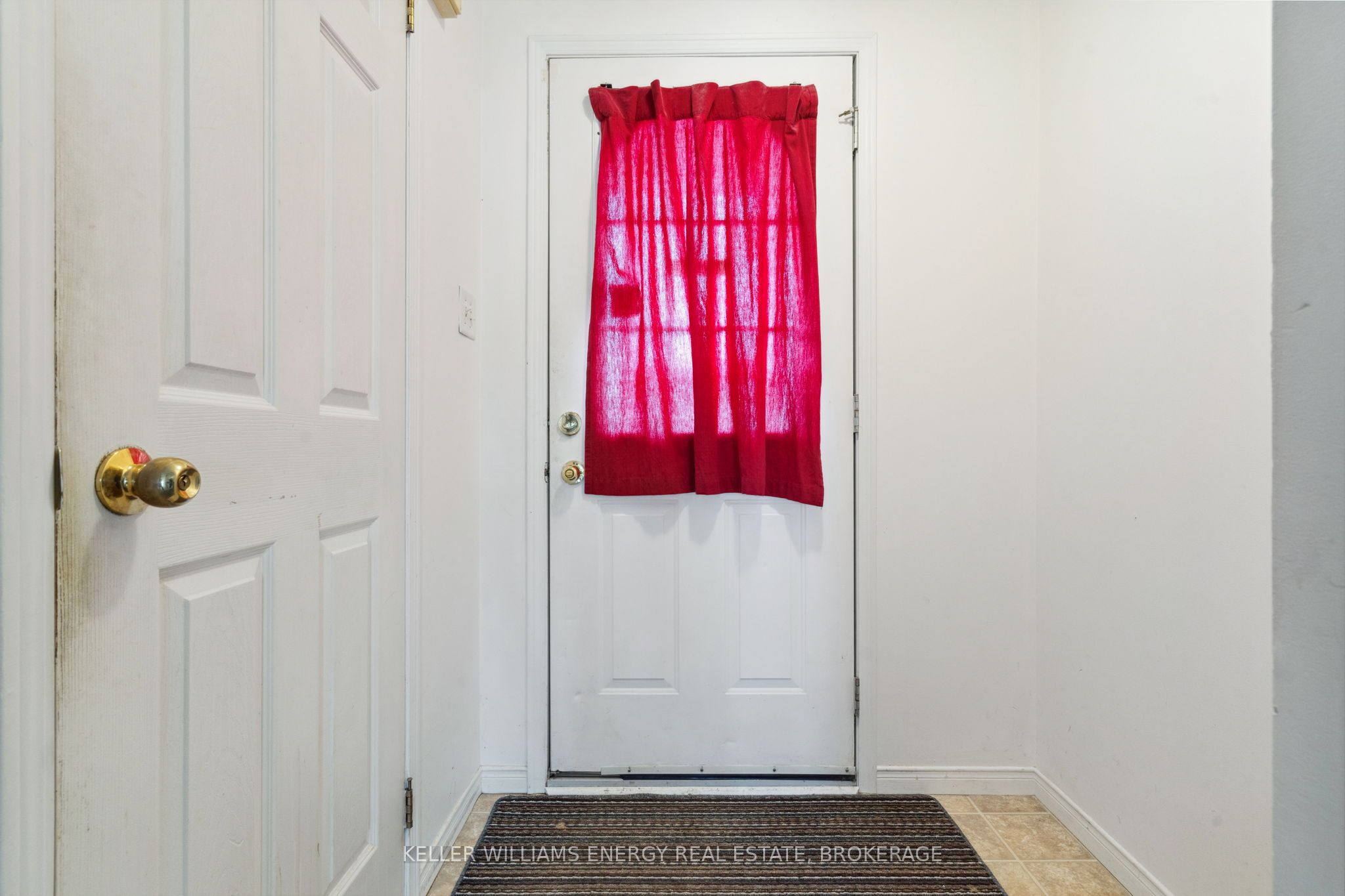 31 Downing Crescent, Barrie, ON L4N 8V6