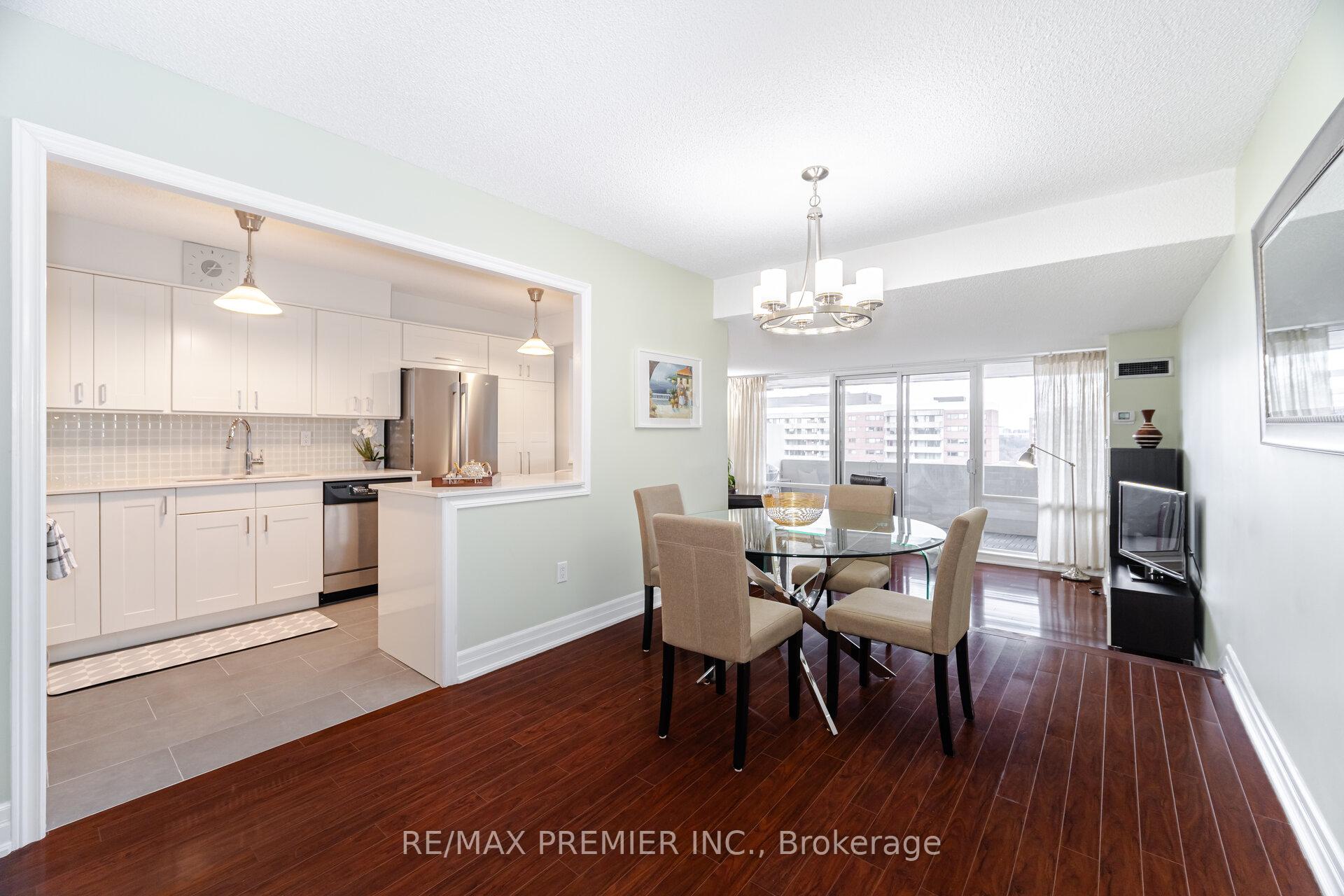 2 Bedrooms Condo at 270 Scarlett, Toronto For sale