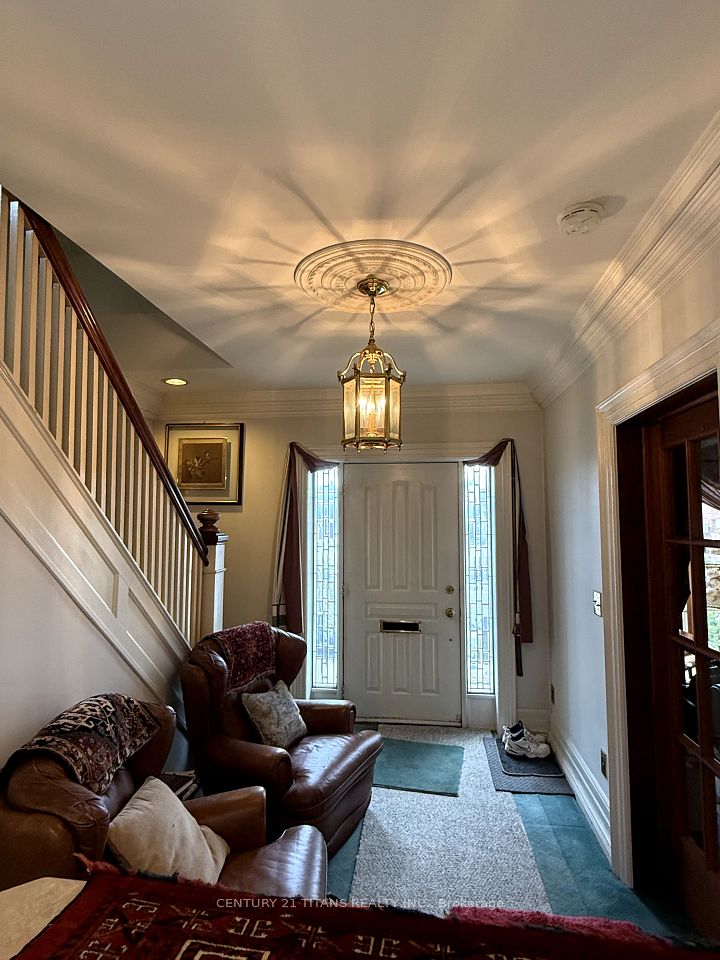 257 St Clair
