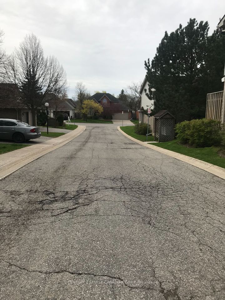 #35 - 340 Ambleside Drive, London, ON N6G 4Y5