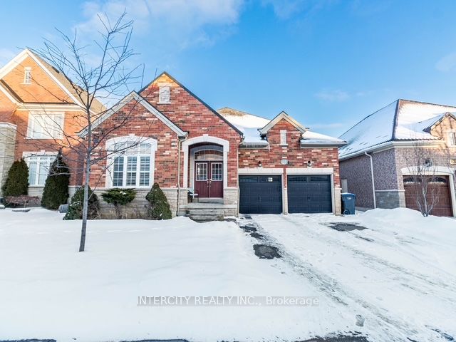 35 Fontainebleu Road, Brampton, ON L6P 1Z1
