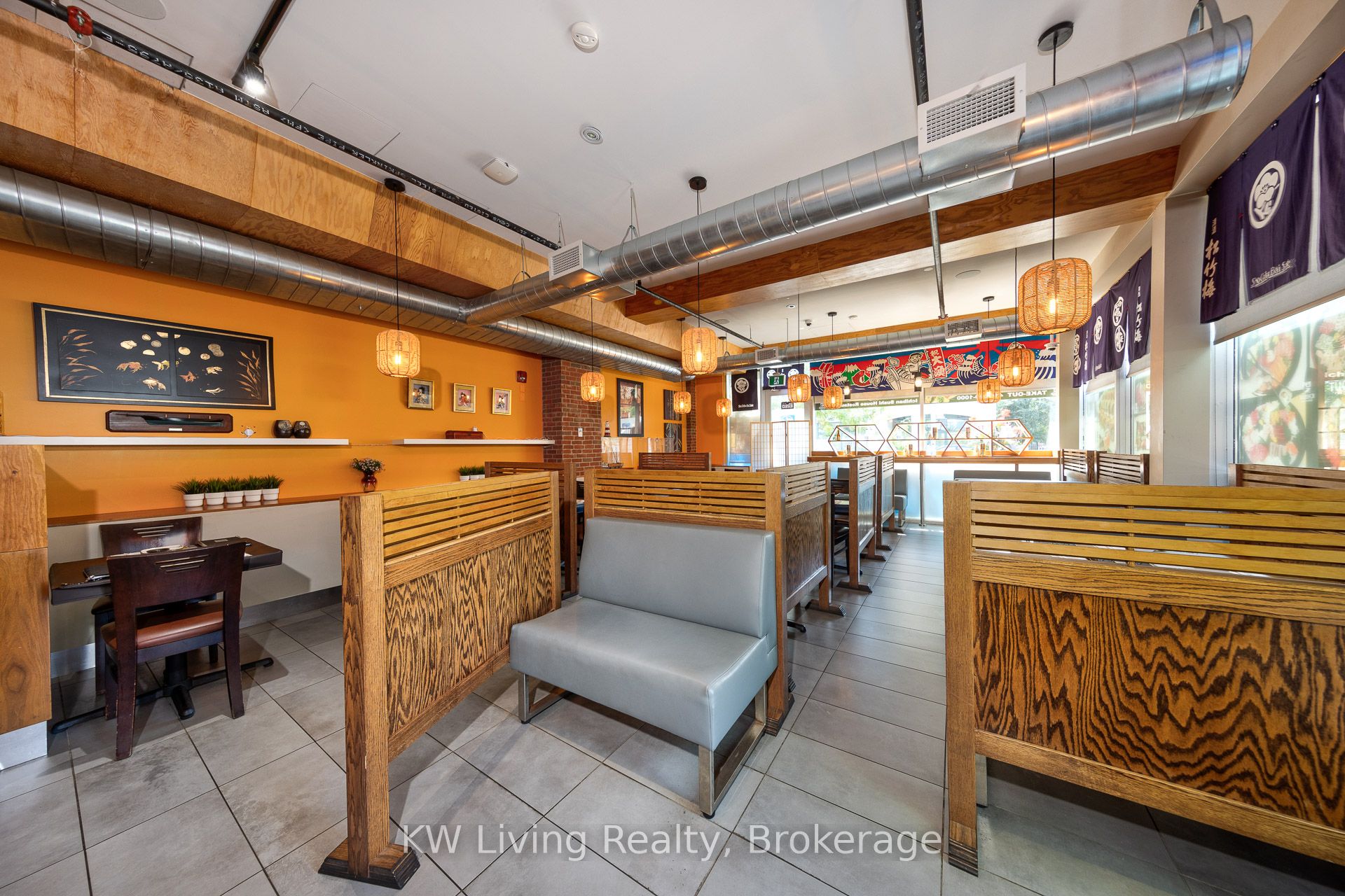 1864 Queen Street E