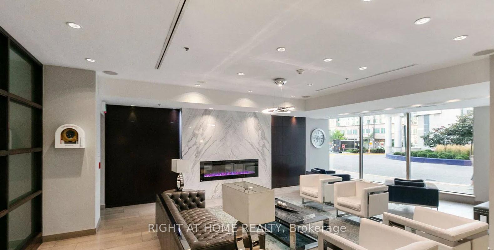 2 Bedrooms Condo at 38 Lee Centre, Toronto For sale