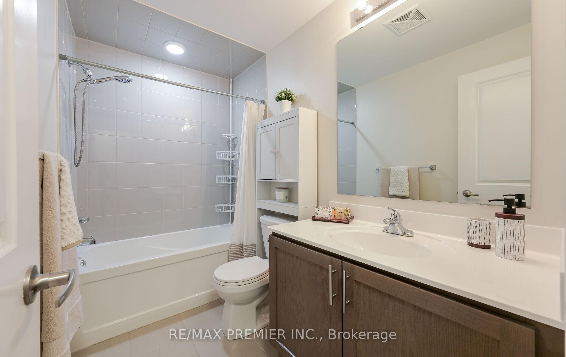 1 Bedroom Condo at 30 Fieldway, Toronto For sale