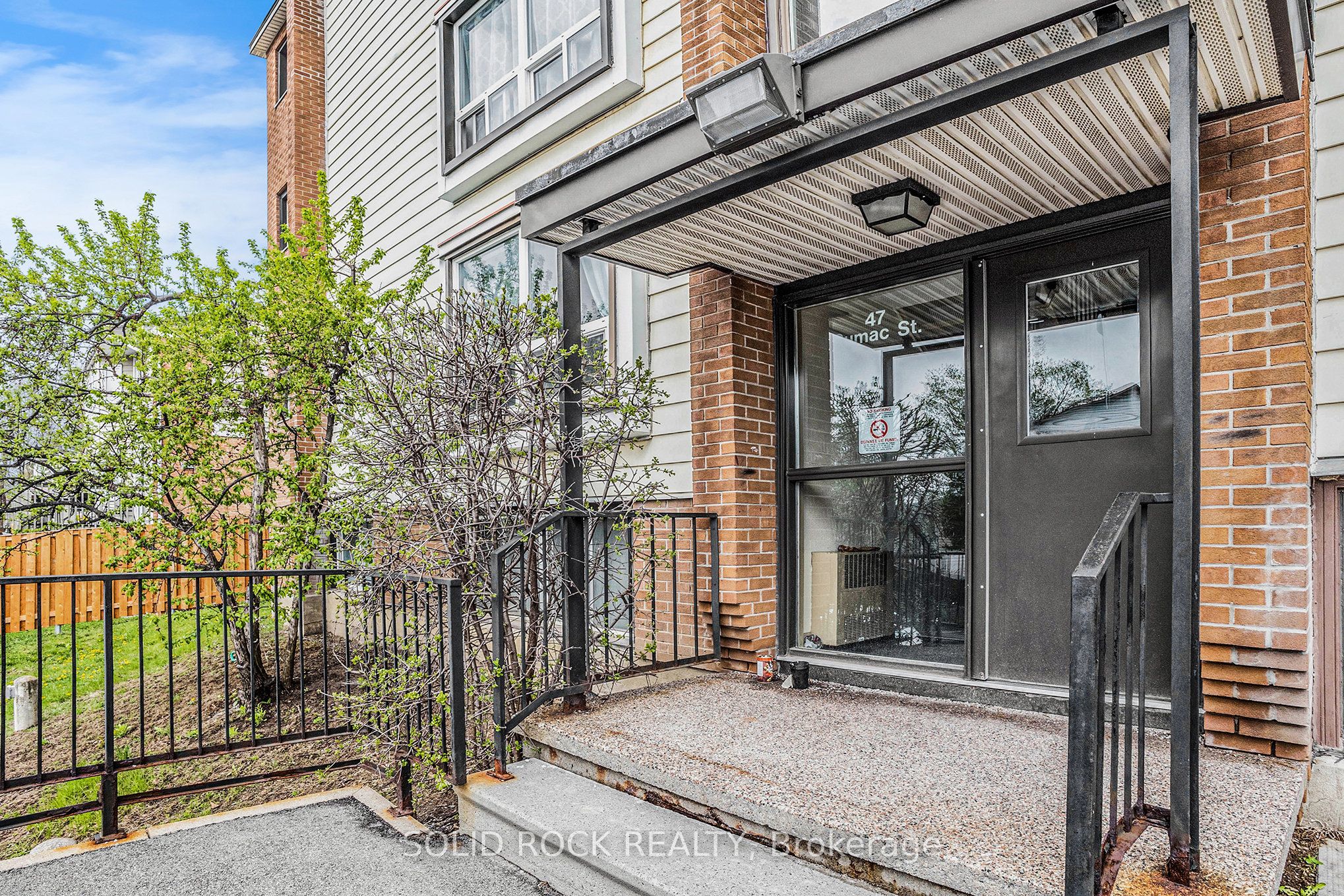 #14 - 47 Sumac Street, BeaconHillNorthSouthandArea, ON K1J 7T7