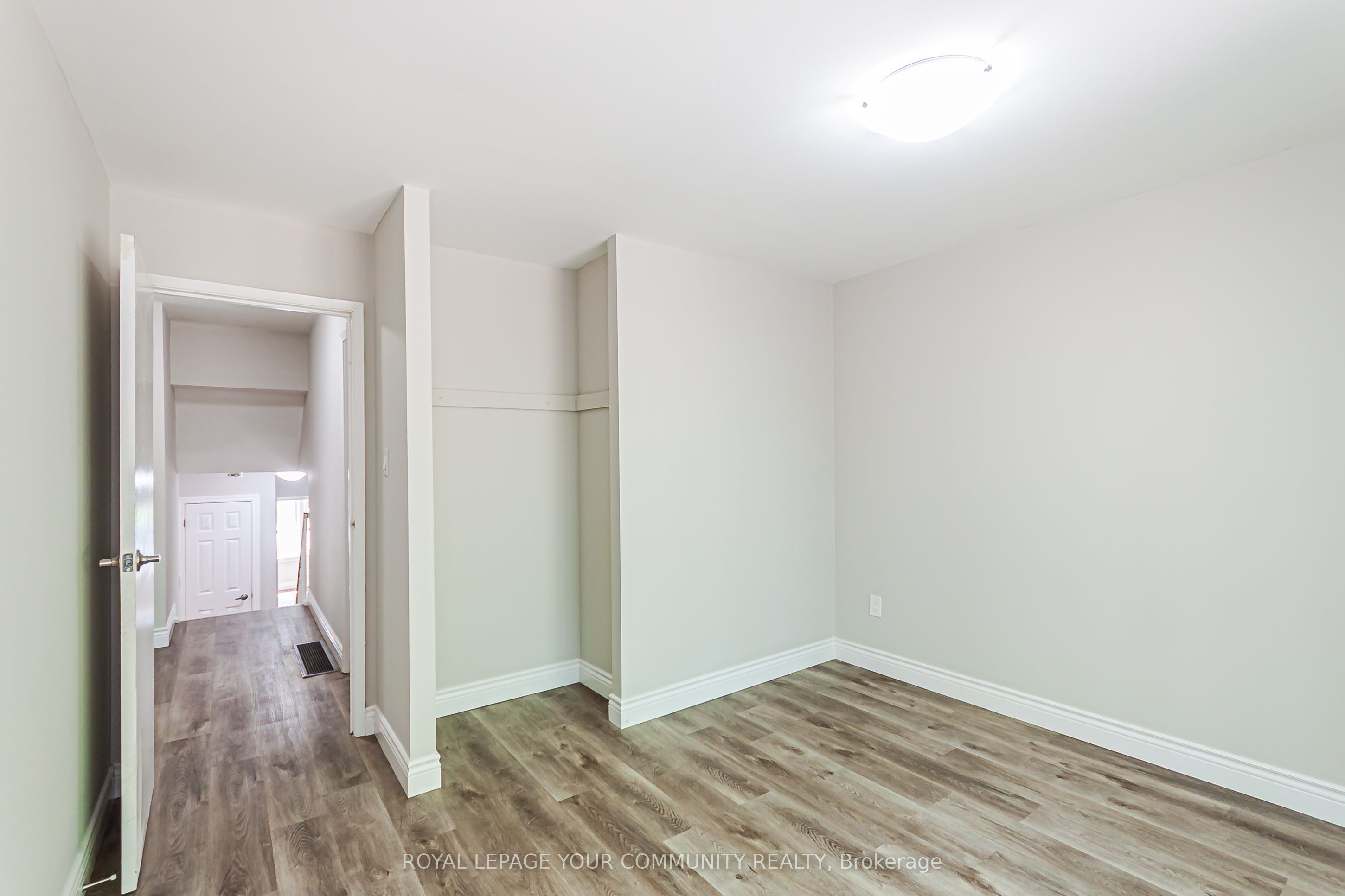 21 Ashdale Court