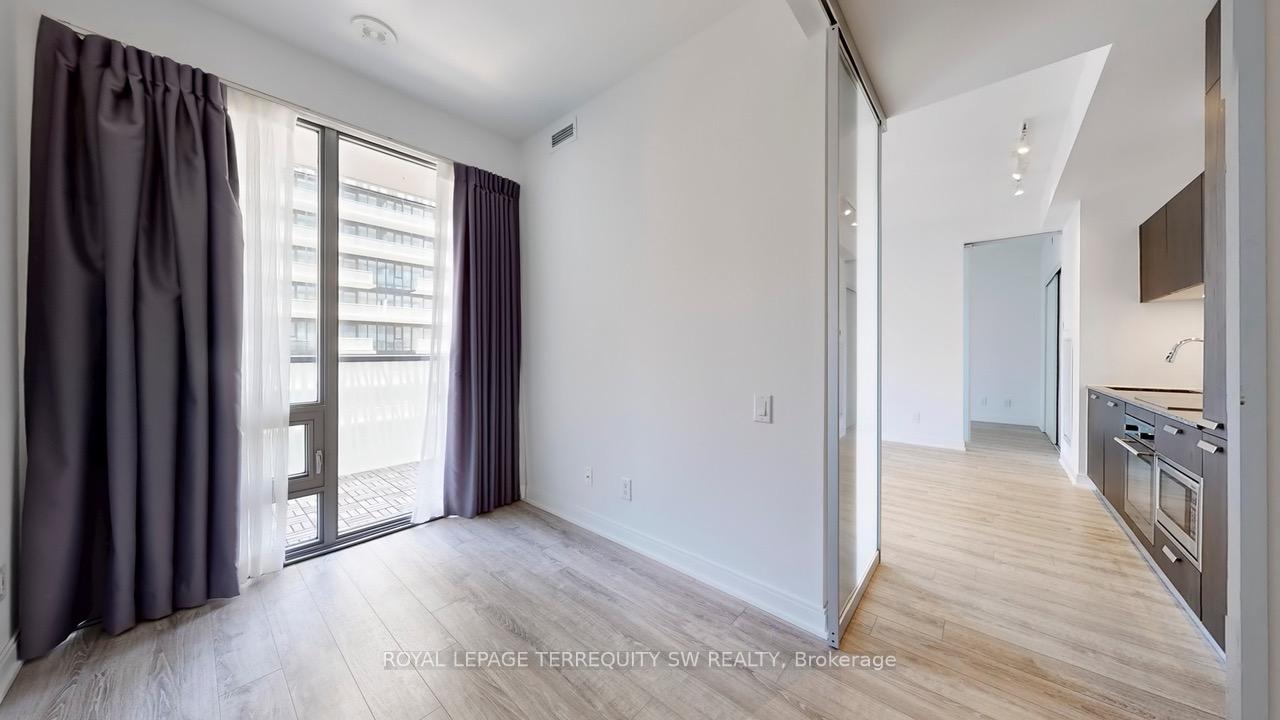 2 Bedrooms Condo at 50 Charles, Toronto For sale