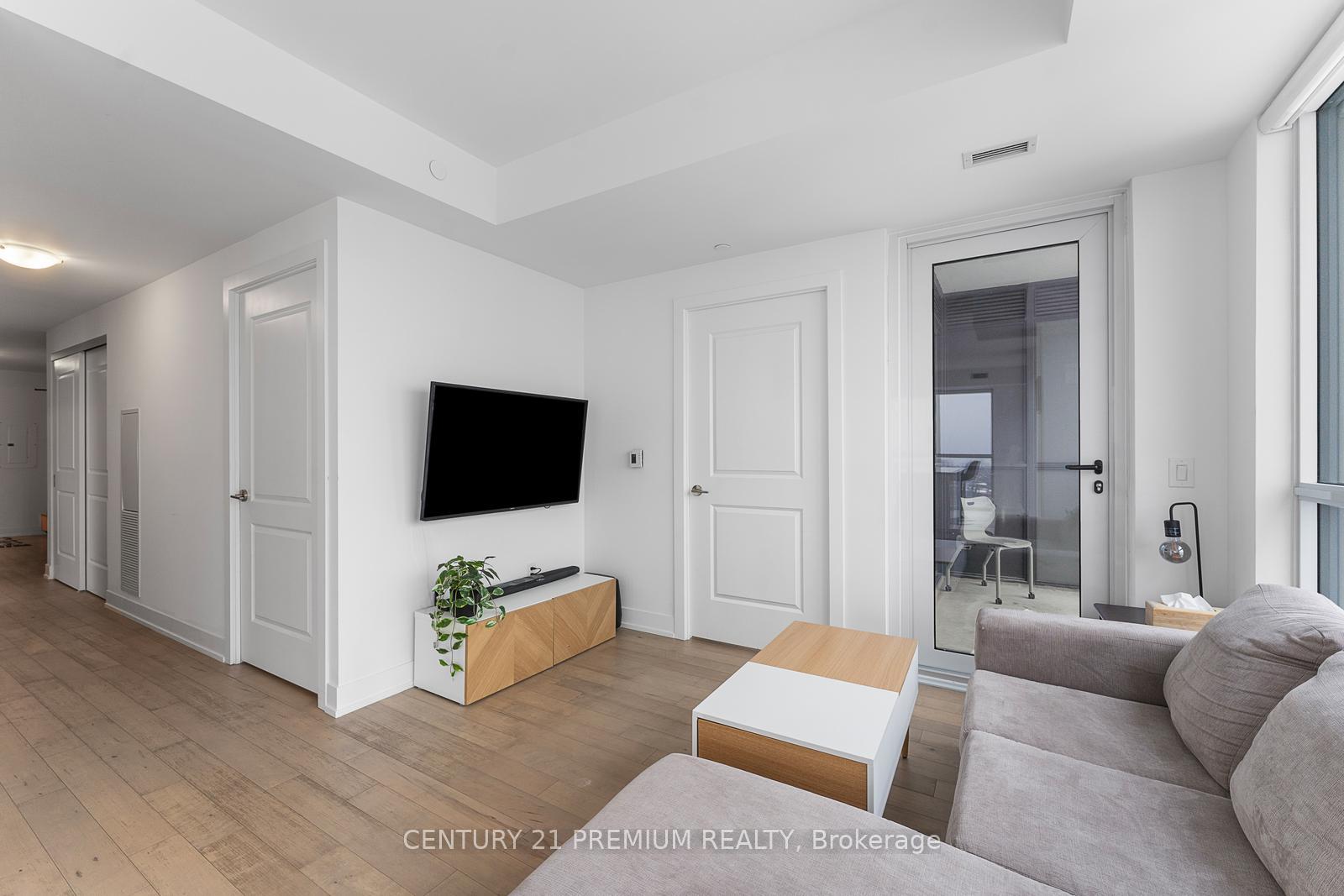 3 Bedrooms Condo at 1063 Douglas Mccurdy Comm, Mississauga For sale