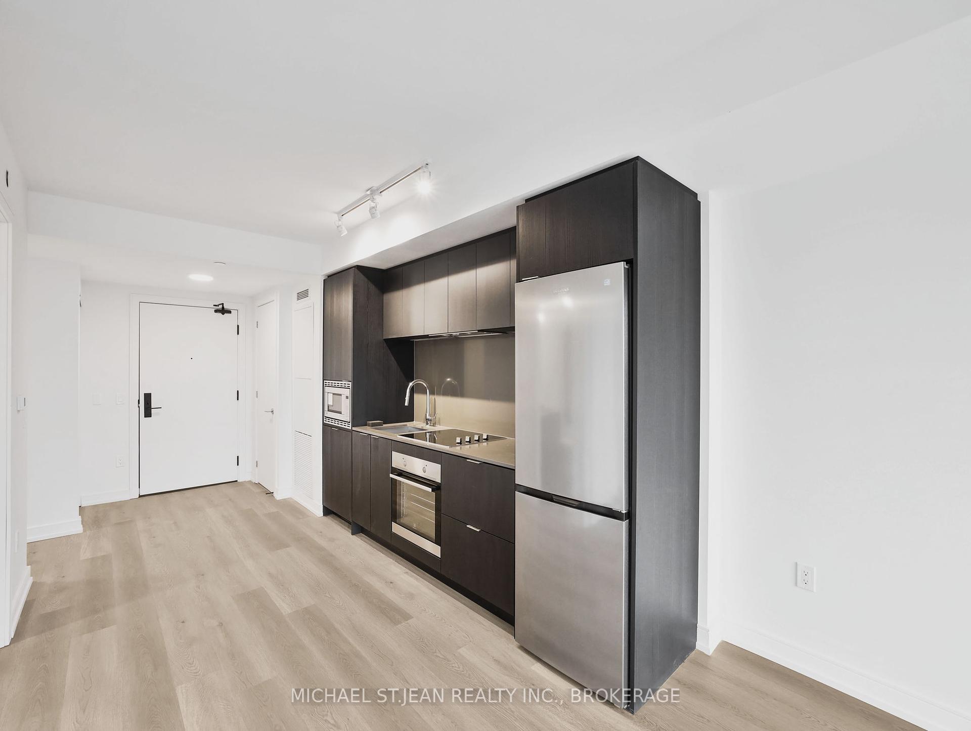 1 Bedroom Condo at 1 Jarvis,  Hamilton For sale