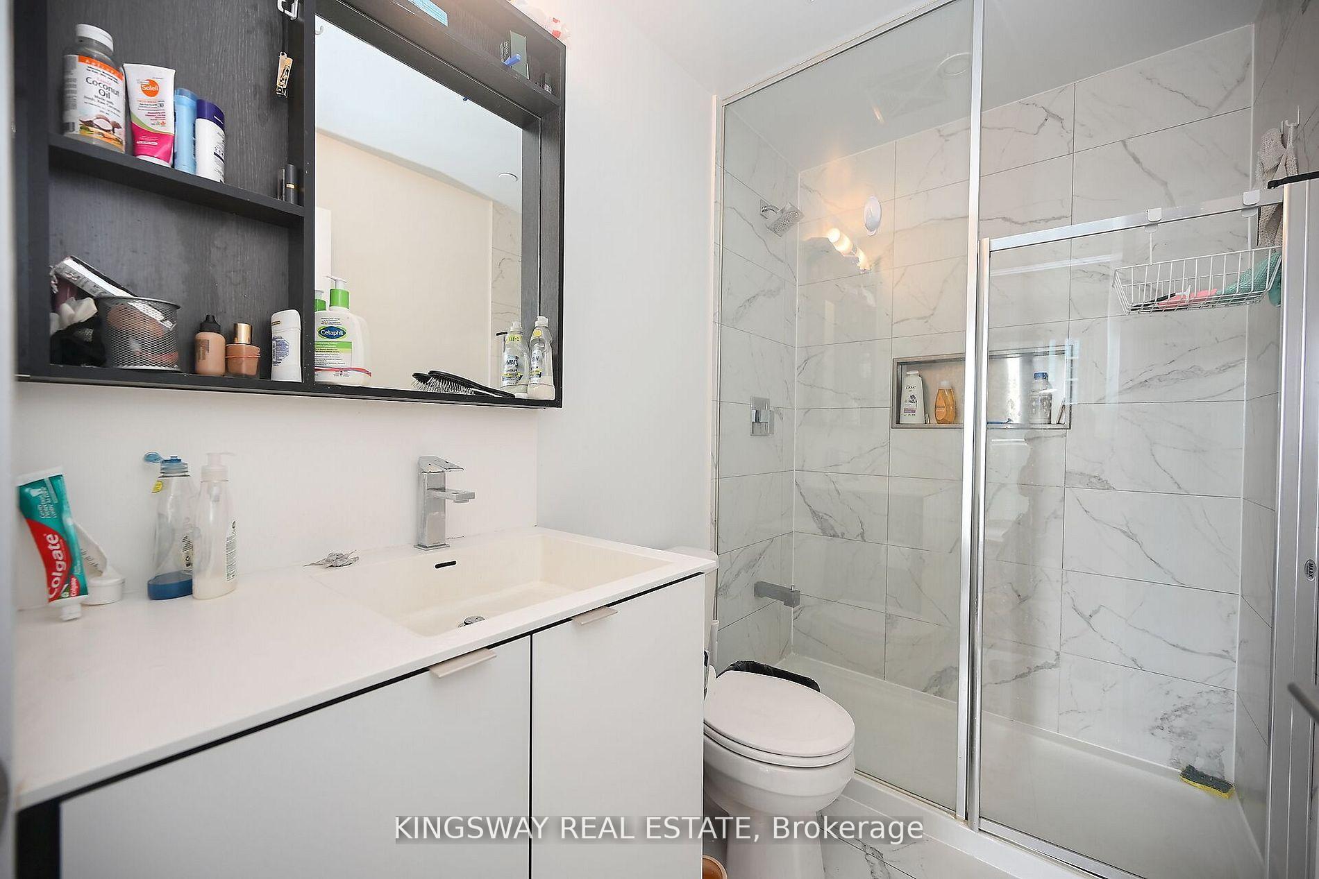 2 Bedrooms Condo at 4065 Confederation, Mississauga For sale