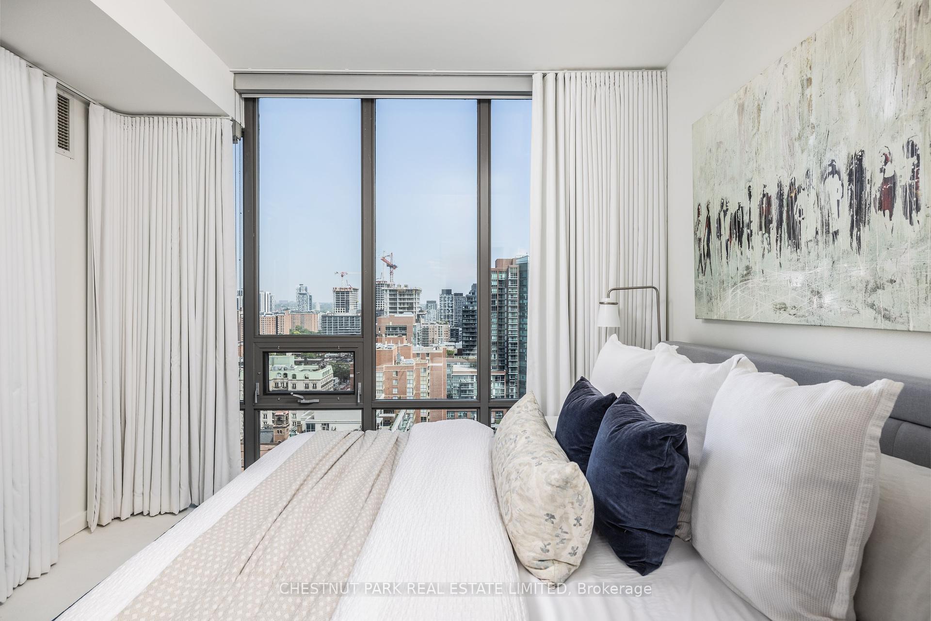 2 Bedrooms Condo at 33 Lombard, Toronto For sale