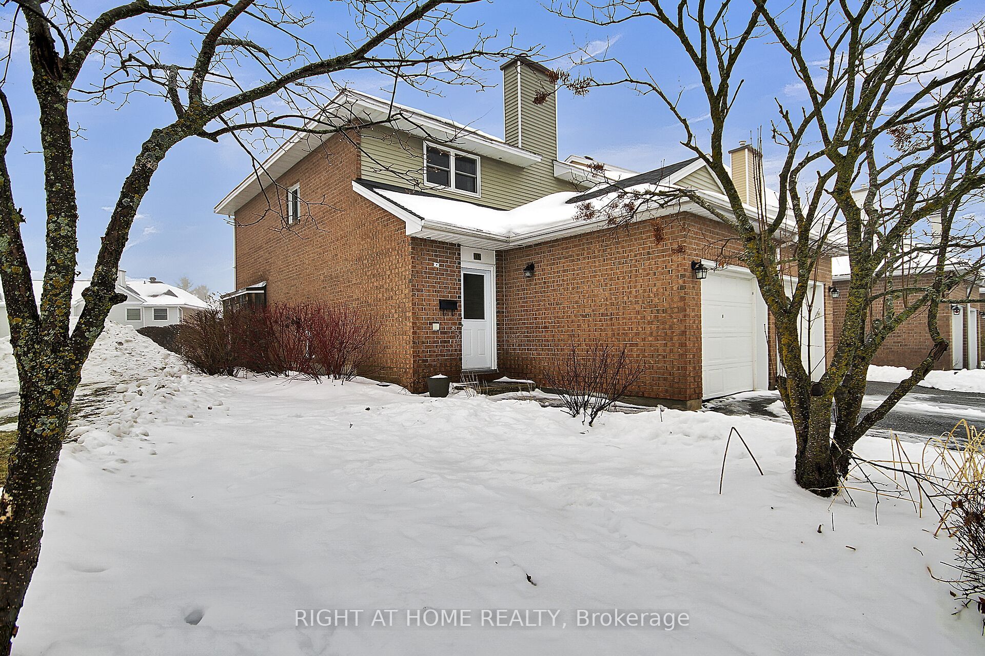 15 Bentbrook Crescent, Barrhaven, ON K2J 3X9