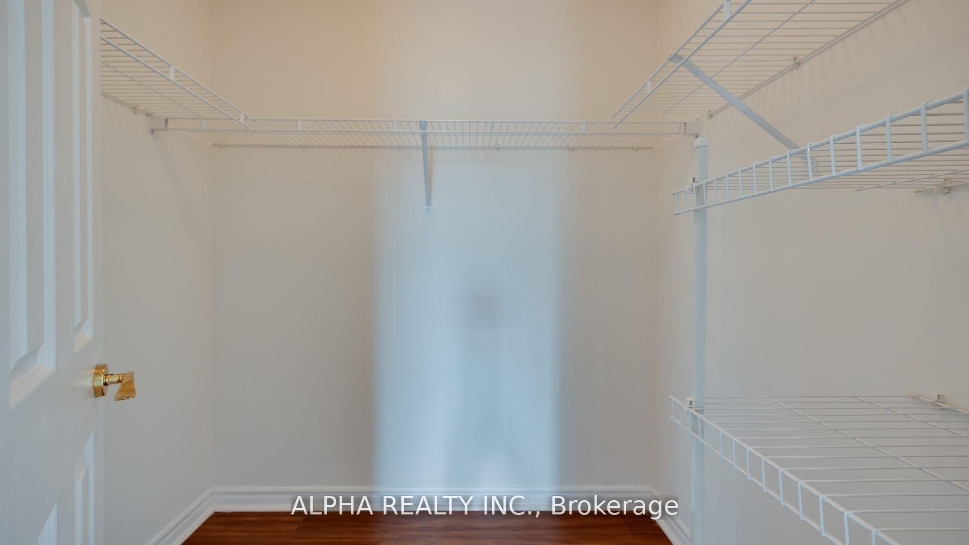 2 Bedrooms Condo at 18 Spring Garden, Toronto For sale